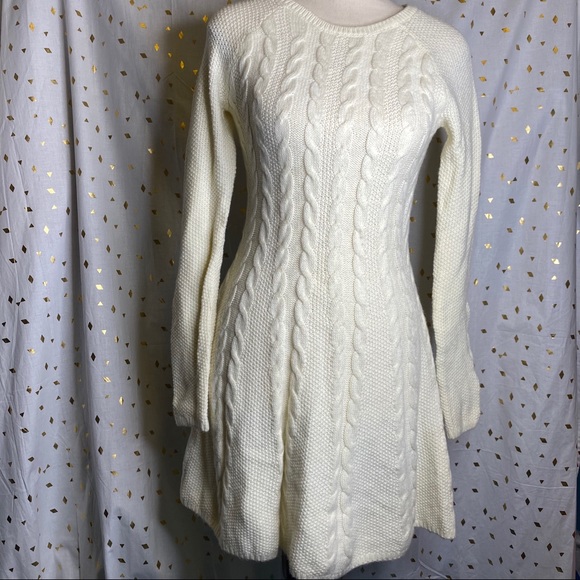 Hollister Dresses & Skirts - HOLLISTER CABLE KNIT Long Sleeve Small